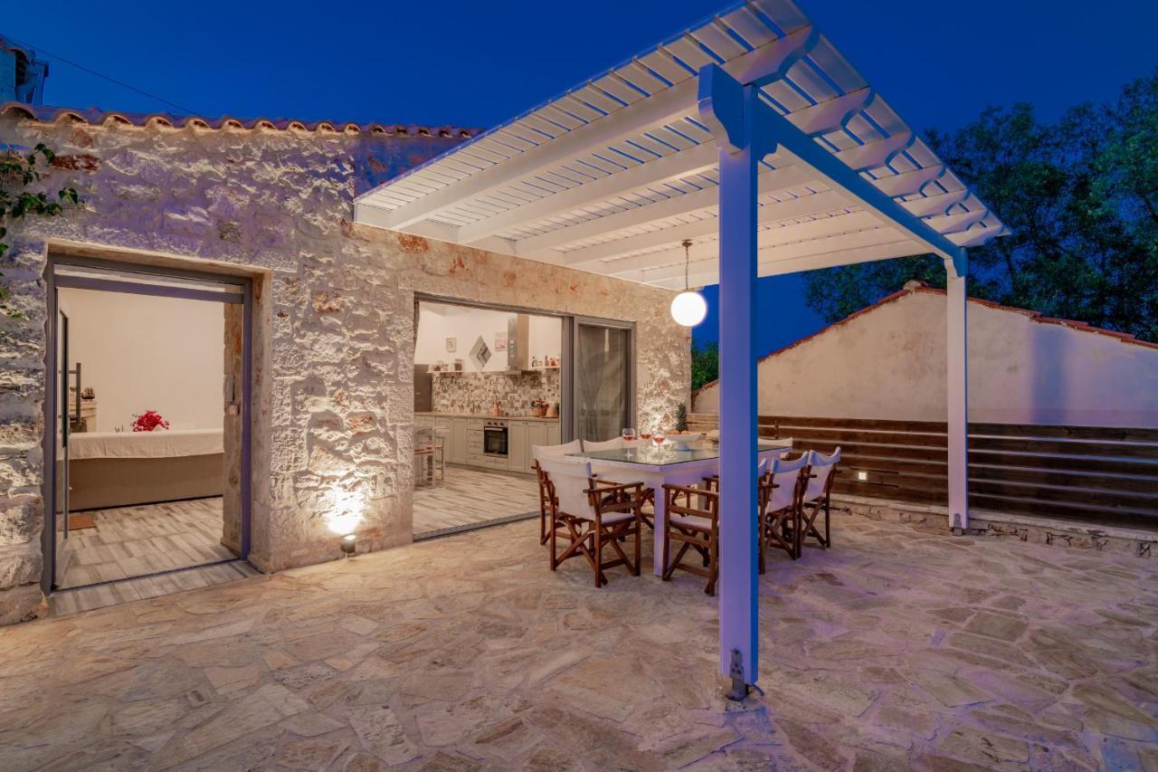 Villa Daniela - Private Pool And Serene Location, By Zantewize Koríthion Exterior foto